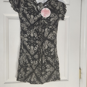 Joyous & Free NWT (boutique) flowy, ruffle dress. Size 12‎ Black White Paisley